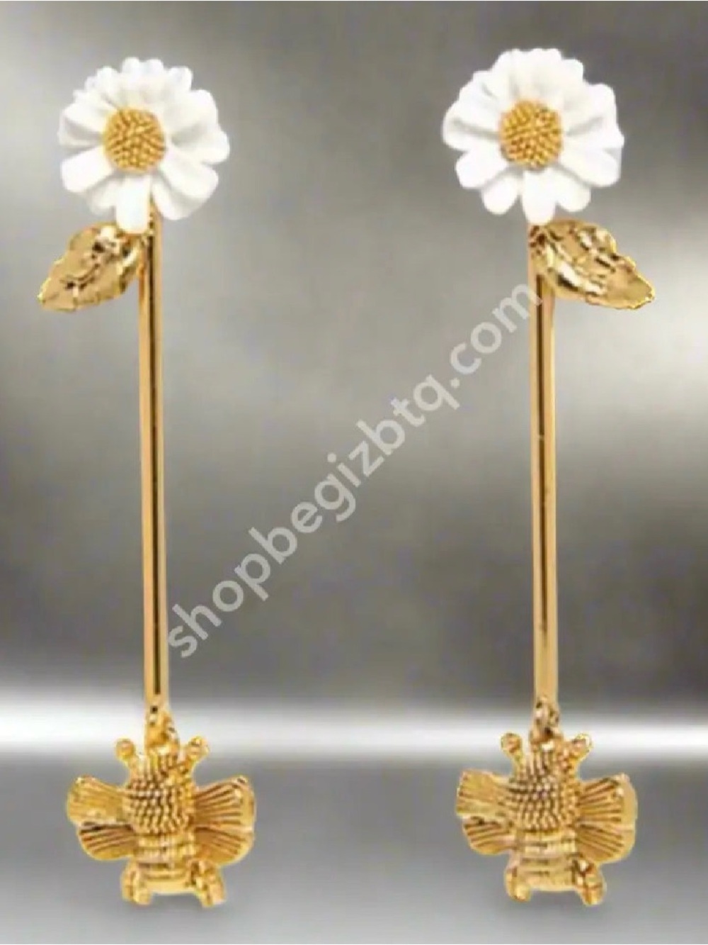 Authentic Kate Spade 'All Abuzz' Bee Stud Earrings
